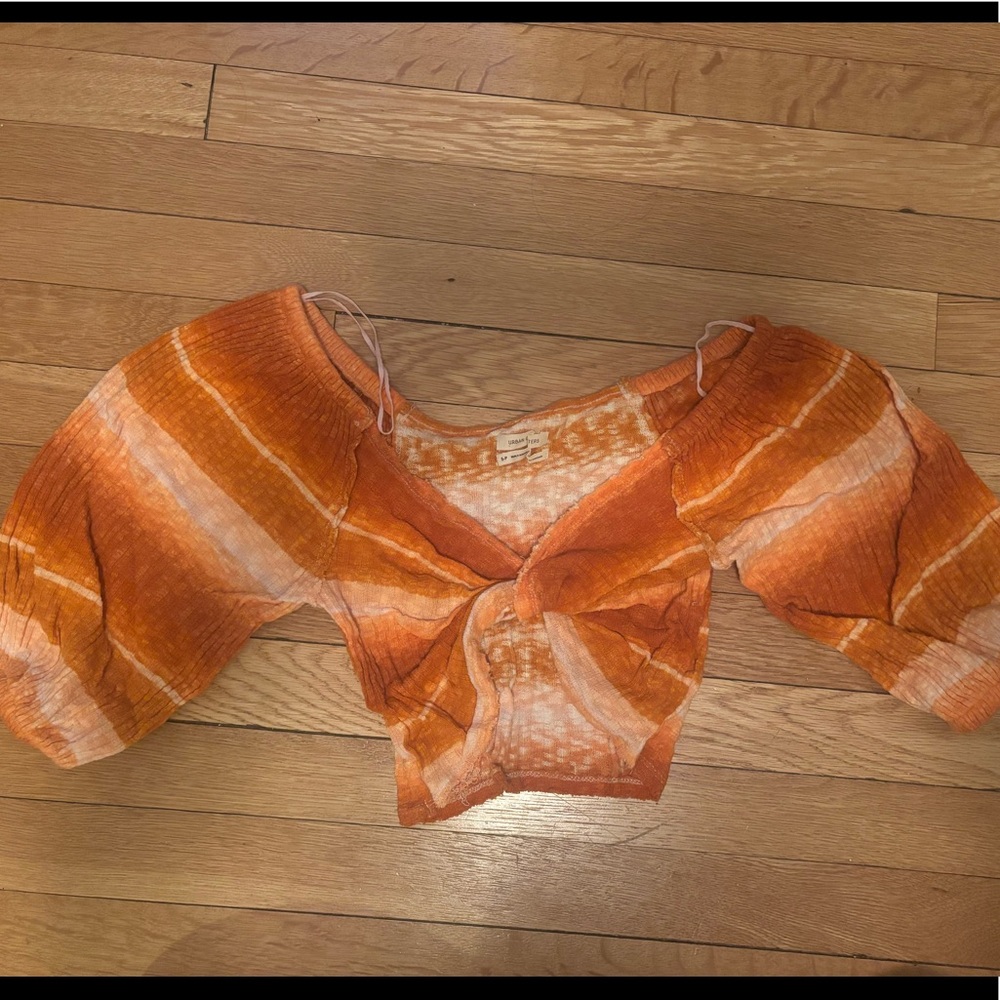 Orange twist front top